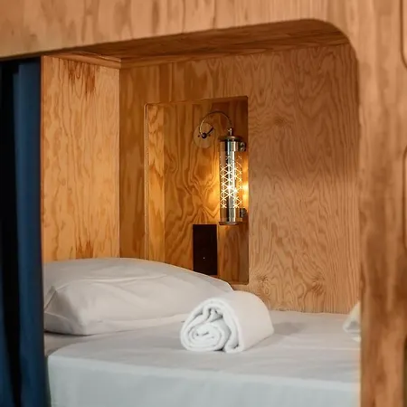 Eklo Centre Gare ホテル *