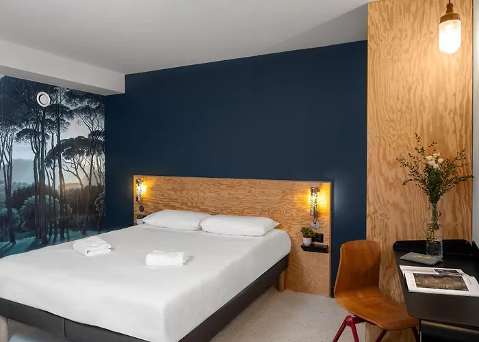 Eklo Centre Gare Отель Клермон-Ферран